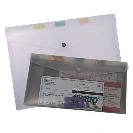 Túi thư mục phong bì - Cặp tài liệu có 3 ngăn được làm bằng chất liệu nhựa PP, gọn nhẹ để mang theo bên người. Thiết kế mỏng dễ dàng bỏ túi / balo.