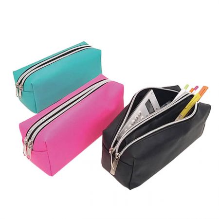 PVC Large Pencil Case - The PVC large capacity pencil case has two compartments with a zipper and offers space for 60-80 pens.
It’s convenient to put in the backpacks when heading for school or office.