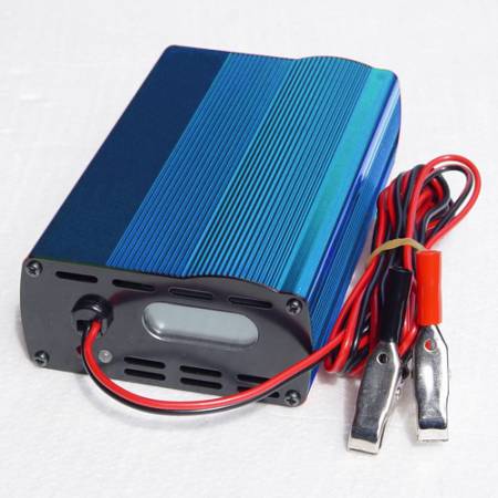 COMPACT 12V10A MULTI-STEP BATTERY CHARGER - WHC 12V10A LEAD-ACID BATTERY CHARGER