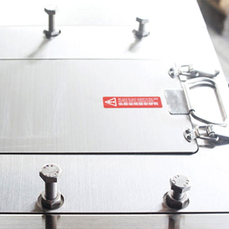 Stainless steel cover. Environmental and hygienic.