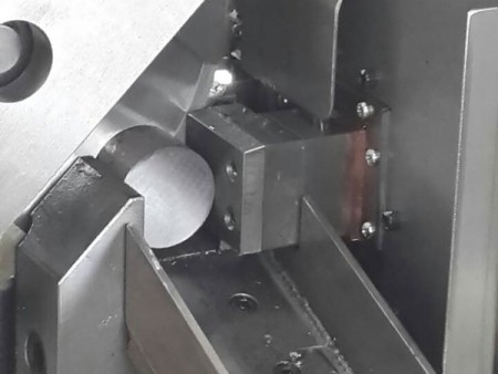 Las máquinas de sierra circular de Ju Feng hacen que el proceso de corte sea más eficiente.