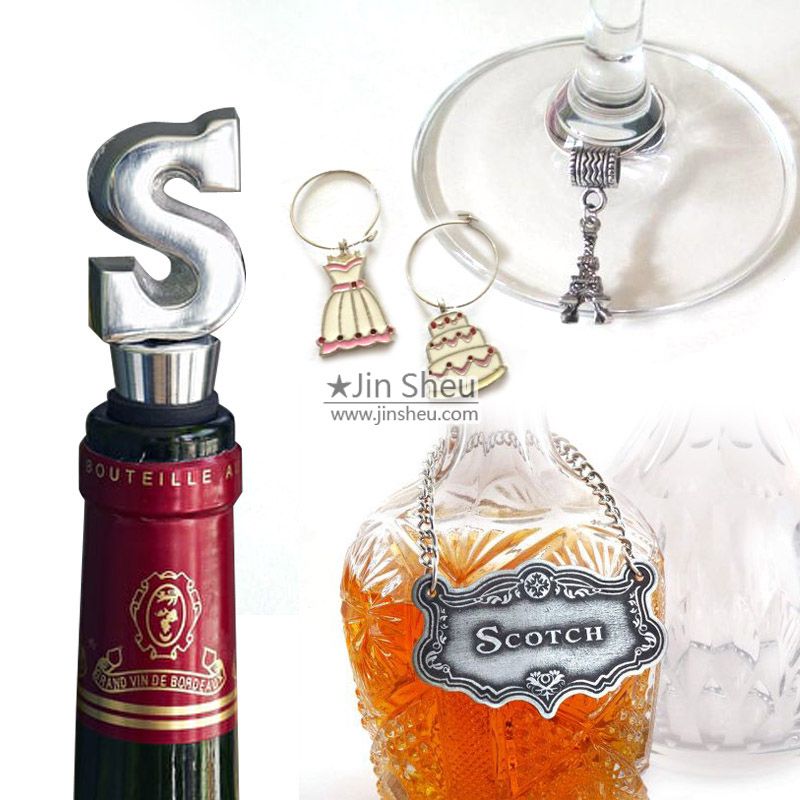 Beautiful wine accessories for special moment