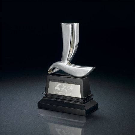 custom metal corporate awards with wooden bottom base