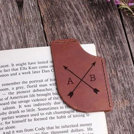 custom shaped PU leather corner bookmark
