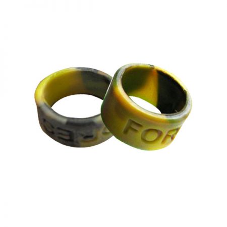 Anello in silicone mimetico di colore misto - anelli in silicone personalizzati uk
