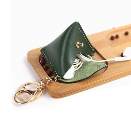 triangle coin pouch with keychain
