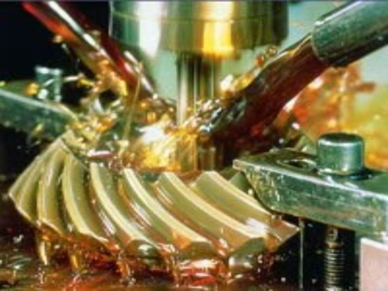 Water Cutting Fluid Vs. Neat Cutting Oil Choosing The Right Solution