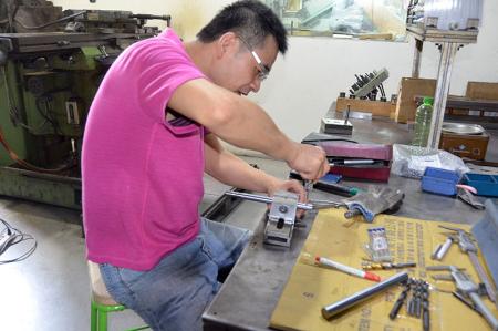 Our experienced mechanic will make fixture and jig according to product requirements in order to facilitate mass production.