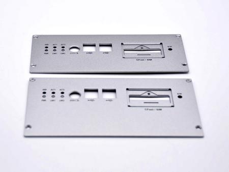 Panel frontal de aluminio con recubrimiento de polvo plateado - Panel frontal personalizado