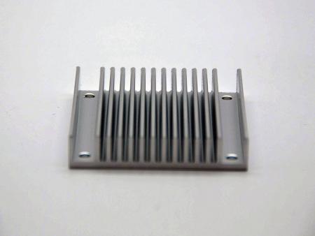 Disipadores de calor anodizados plateados mecanizados CNC - Disipadores de calor de placa base personalizados