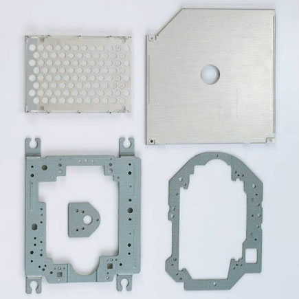 Stampaggio del metallo - Lo stampaggio di metalli si applica nel settore automobilistico.