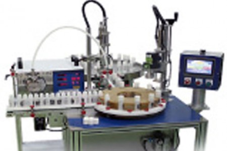 自動液体充填およびシーリングマシンシステム