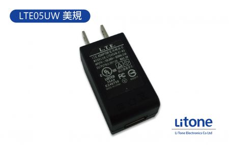 USB-адаптер переменного/постоянного тока мощностью 5 Вт - USB-адаптер переменного/постоянного тока мощностью 5 Вт
