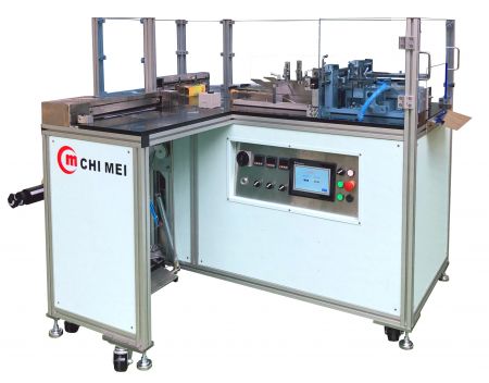 Semi -Auto Overwrapping Machine - It is suitable for perfume box packing, and installed with "Quicker size changeover system", you can pack different size of perfume boxes by same one machine.
<br />Semi-automatic over wrapping machine、overwrapping machine、cellophane machine、cigarette packing machine、Tobacco packing machine、box packing machine、perfume box packing machine、shrink packing machine.