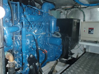 19GT FRP High speed Passenger Boat Main engine