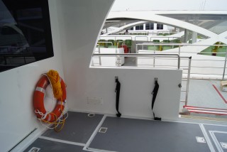 20GT FRP Diesel-electric catamaran passenger ship Cabin entrance(2)