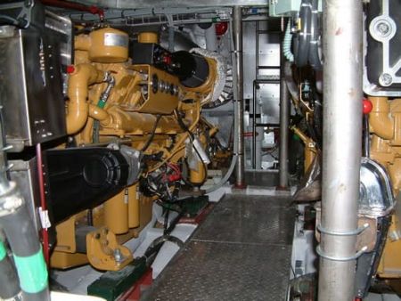 80GT FRP Cargo Passenger Boat Engine Room