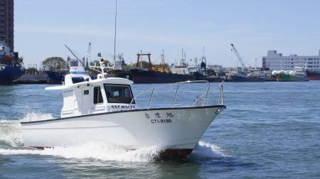 Essai dans le port du bateau de pêche Sealion FRP de 38 pieds (1)