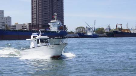 38ft FRP Sealion perahu nelayan Uji coba di pelabuhan (4)