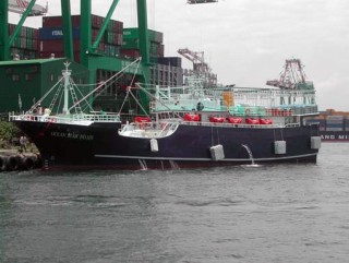 290トンのイカ漁船