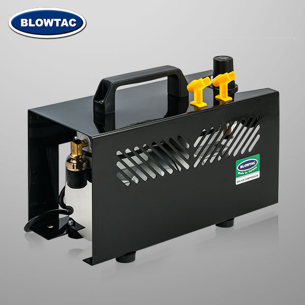 保護シェル付き2気筒タイプ小型エアコンプレッサー Tc 30s 台湾の高品質ツインシリンダー小型エアコンプレッサーと保護ケースメーカー 三敏電機股份有限公司