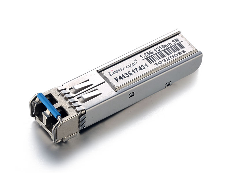 SFP ist ein kompakter, Hot-Plug-fähiger optischer Transceiver, der sowohl für Telekommunikations- als auch für Datenkommunikationsanwendungen verwendet wird.