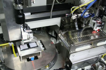Nous utilisons du flip chip bond dans notre usine.