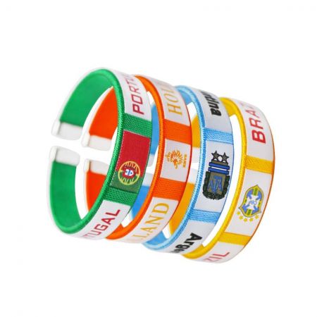 FIFA merch, armband, diameter 6cm, vikt 5g