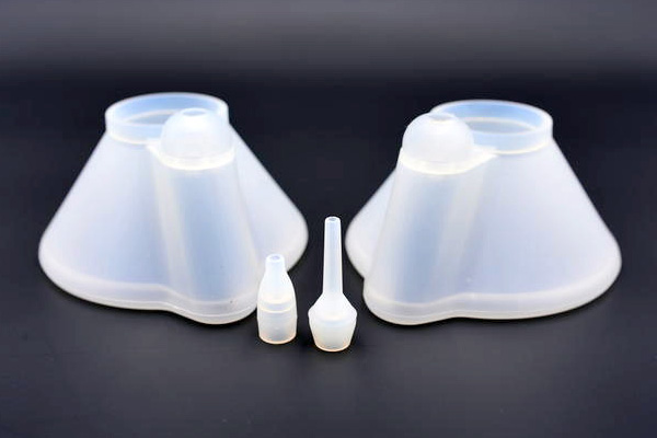 Máscara de silicona de corticosteroides inhalados y boquilla de silicona de aspirador nasal.