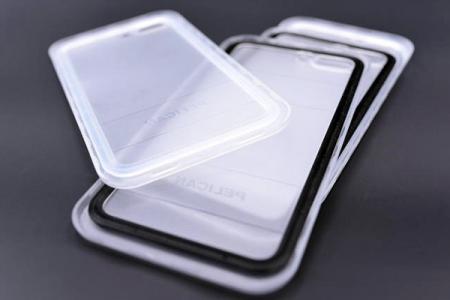 This phone case seal is molded by injection molding technology without burring.