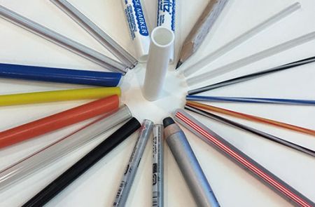 Varios diseños de bolígrafos para referencia