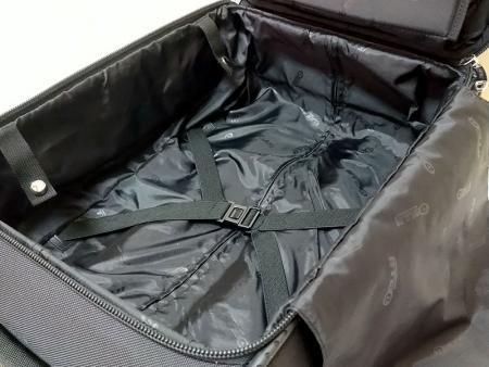 Elastic straps in the main compartment.