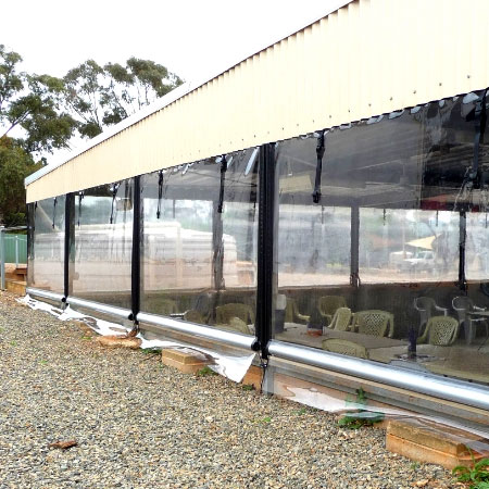 Applications de PVC dans la tente extérieure et la couverture anti-UV