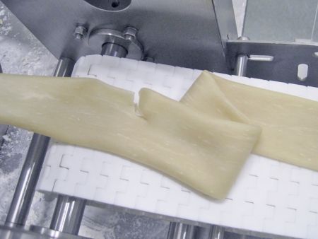 Testing the elasticity of the dough tube