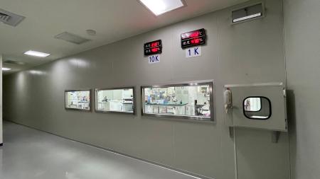 Our 10k/1k grade clean rooms strictly control factors that might affect the production, including humidity, temperature, and the environment.