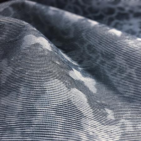 Полинейлоновая эластичная водоотталкивающая ткань I-3D Warp Warp - Водоотталкивающая ткань I-3D плотностью 75 ден из полинейлона Warp Stretch.