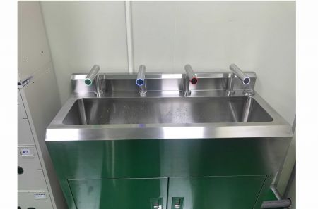 Hand Washing Station at Vet Clinic in Heping E. Rd., Taipei - Stainless Steel Hand-Washing Station at a Vet Clinic
