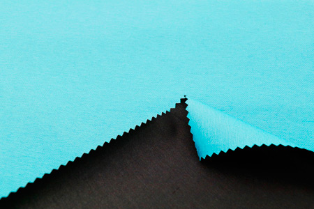 Tissu imperméable et respirant Dricode® - Le matériau imperméable garde au sec; reste confortable.