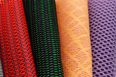 中良提供具附加功能性的针织与平织布料。