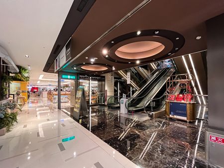 Éclairage linéaire d'escalator LED encastré personnalisé pour centre commercial