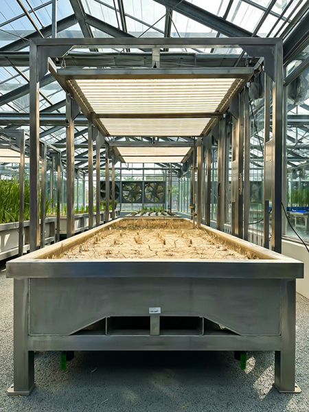 Custom 550w LED greenhouse lighting with castors for research environment