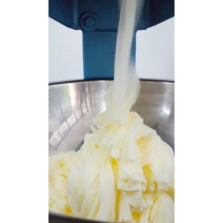 Make milk snow ice dessert by Fujimarca Snow Ice machine