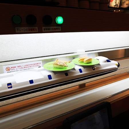 The small car can delivery the Sushi and other dish in Kintarosumoto Sushi .