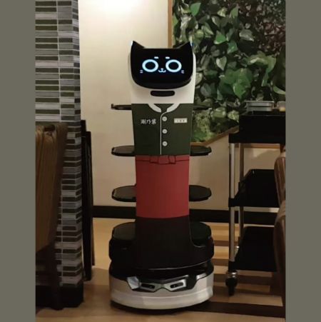 鴻匠-涮乃葉-送餐機器人