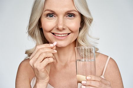Antioxidante / Antienvelhecimento - Um aumento na ingestão de selênio e vitaminas antioxidantes melhora a função de beleza da pele