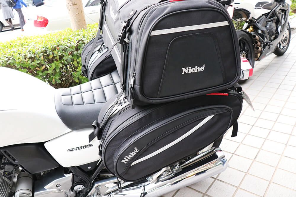 Rear Bag connects to Saddlebags