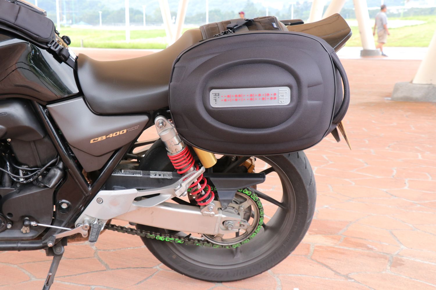 Niche Summit  má nejlepší, nejinovativnější motocyklové tašky, luaage, batohy pro motocyklisty