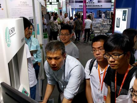 訪客參觀與洽詢優適達量測儀@2017上海國際緊固件展。