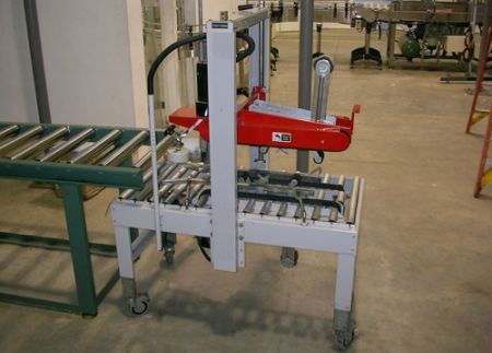(18) Carton Sealing Machine
