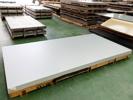 AISI 304 / 304L - Stainless Steel Plate - AISI 304 / 304L - Stainless steel plate are mainly used for chemical tank, gate, mechanical component or reprocessing to stainless steel flat bar or stainless steel angel.